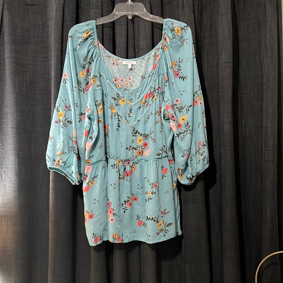 Maurices Tops - Gently worn - only worn once - Maurices peplum top - size 1X